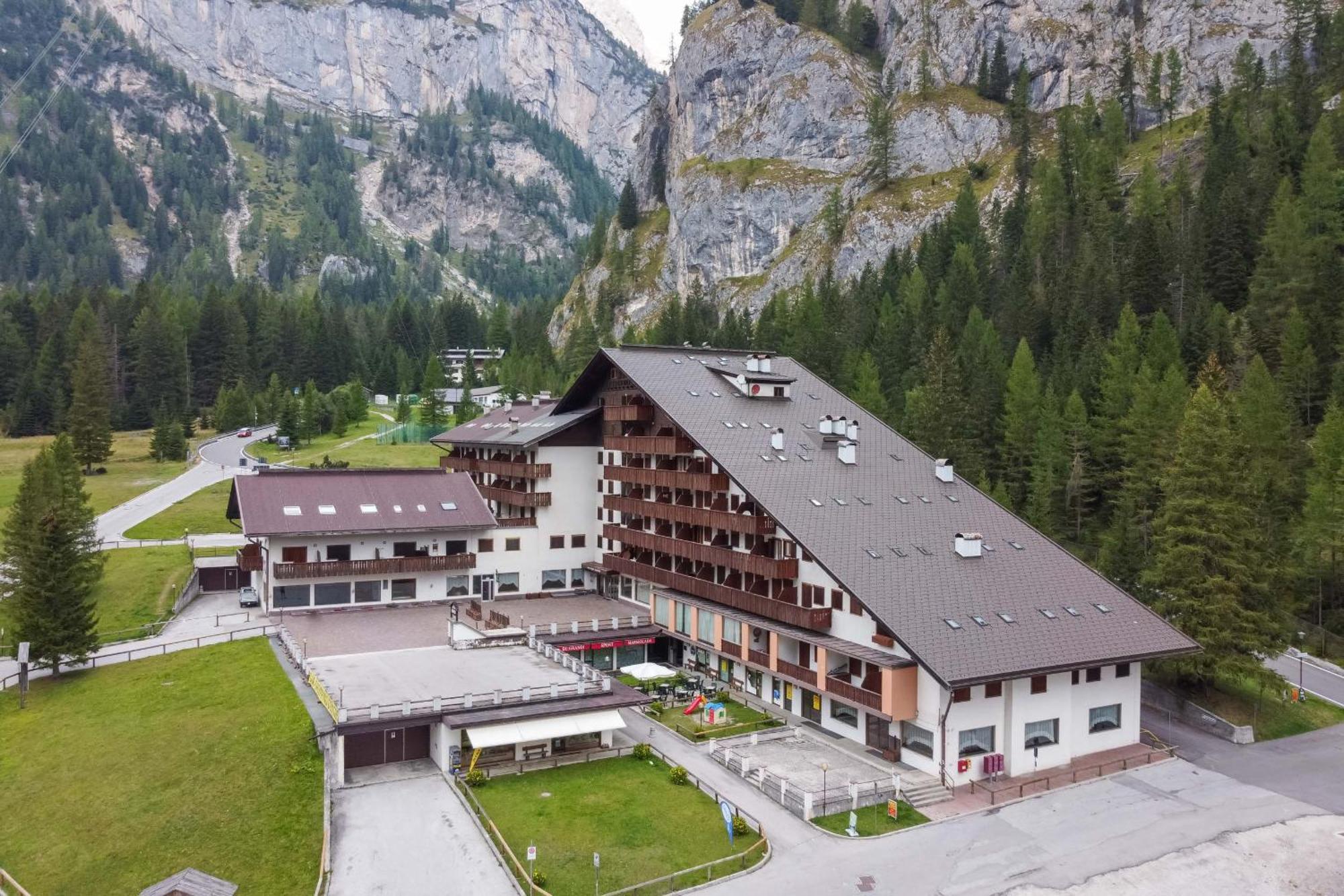 Dolomitissime Holiday Homes Marmolada ロッカ・ピエートレ エクステリア 写真
